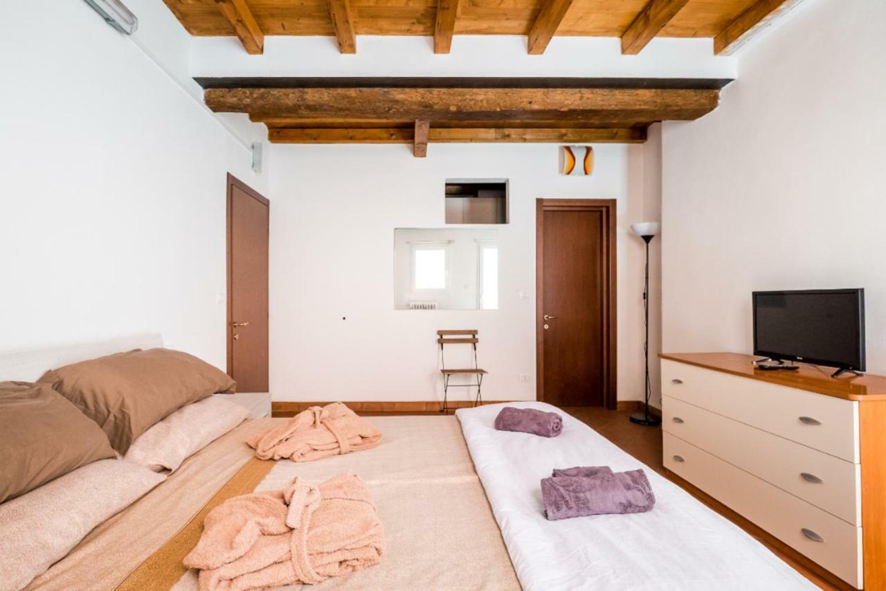 Whouse Suite Apartment Mirasole โบโลญญา ภายนอก รูปภาพ